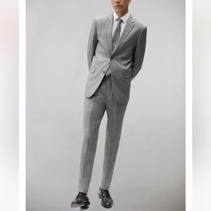 Alain Dupetit Light Gray 2- Button Suit (40r/34 slim)